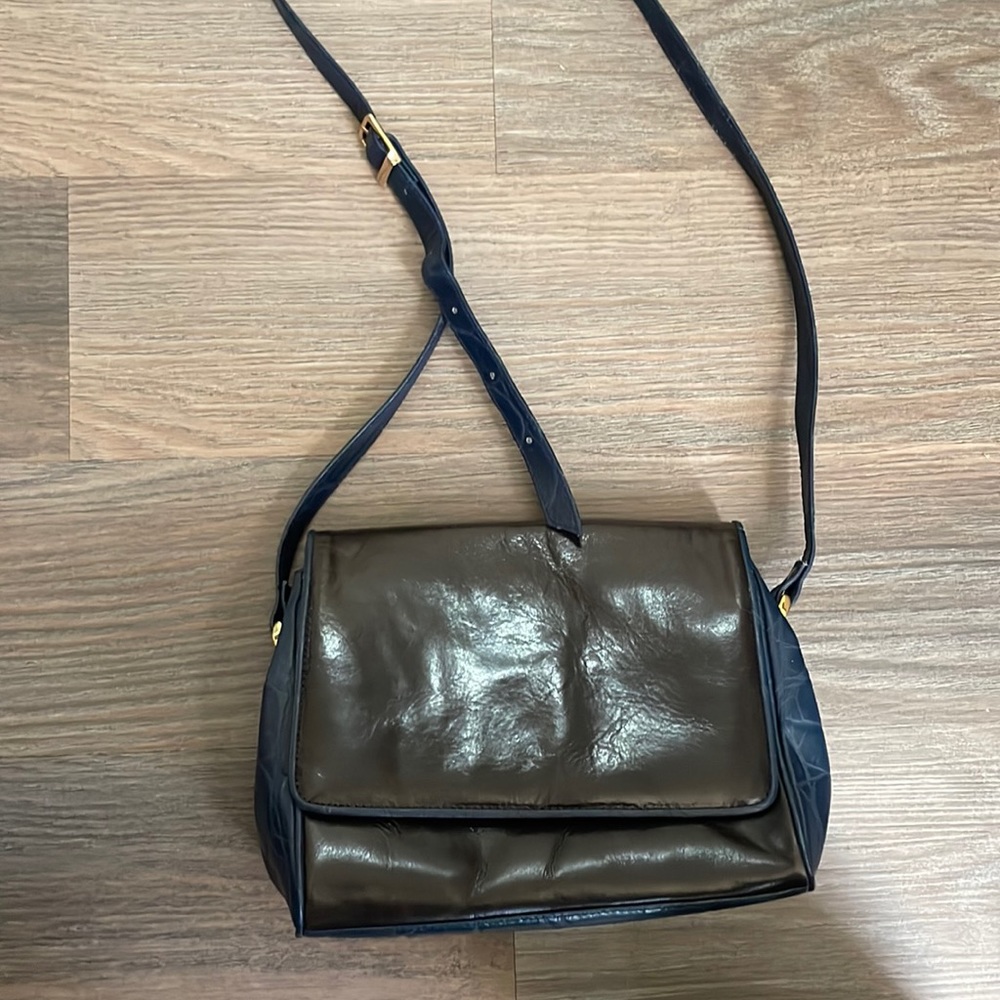 Vintage Portifino Collection two toned crossbody bag
